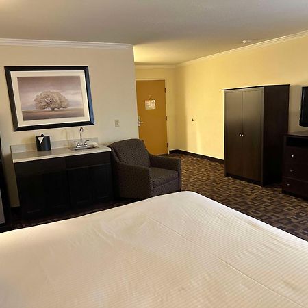 Best Western Plus Inn Of Hayward Esterno foto