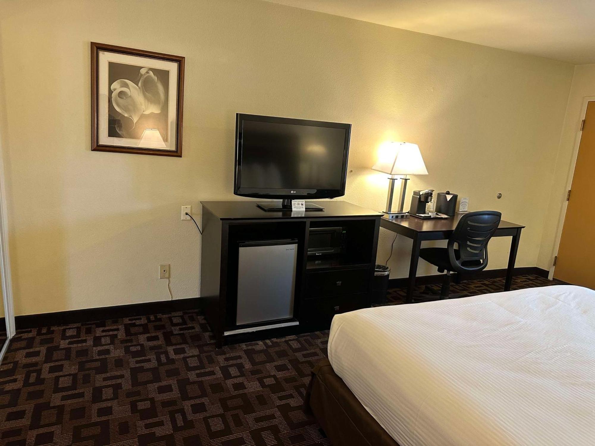 Best Western Plus Inn Of Hayward Esterno foto