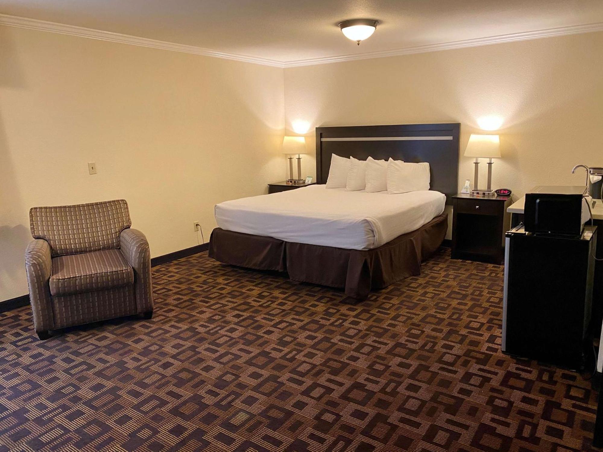 Best Western Plus Inn Of Hayward Esterno foto